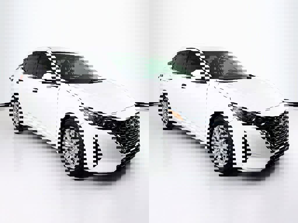 Used 2024 Nissan Sentra S image 7