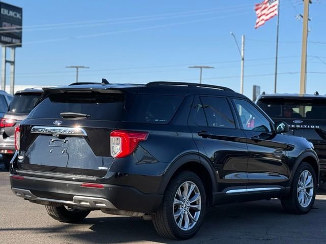 Certified 2020 Ford Explorer XLT w/ Equipment Group 202A image 9