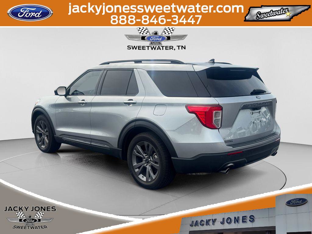Certified 2023 Ford Explorer XLT w/ Equipment Group 202A RWD image 3
