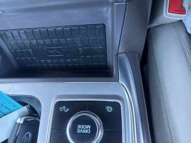 Certified 2022 Ford Explorer Platinum w/ Technology Package AWD/4WD image 16