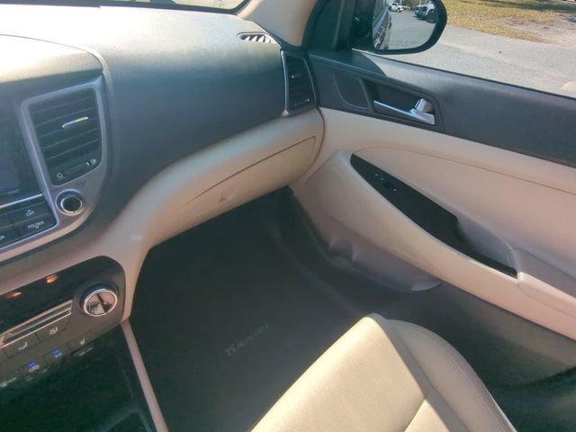 Used 2017 Hyundai Tucson Sport FWD image 18