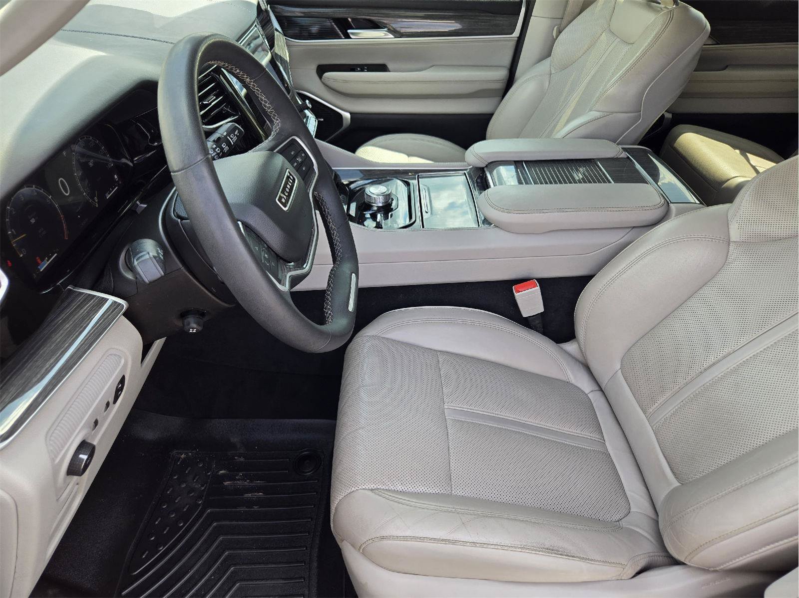 Used 2022 Jeep Wagoneer Series II w/ Premium Group I AWD/4WD image 12