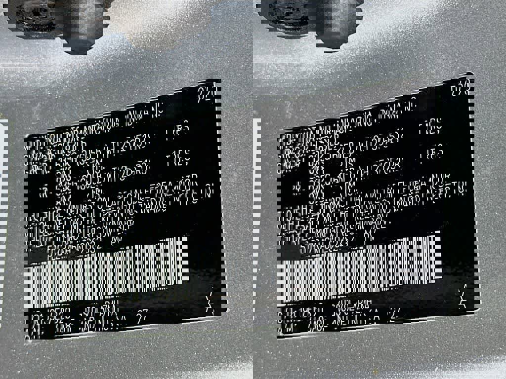 Used 2020 Toyota Highlander XLE image 23