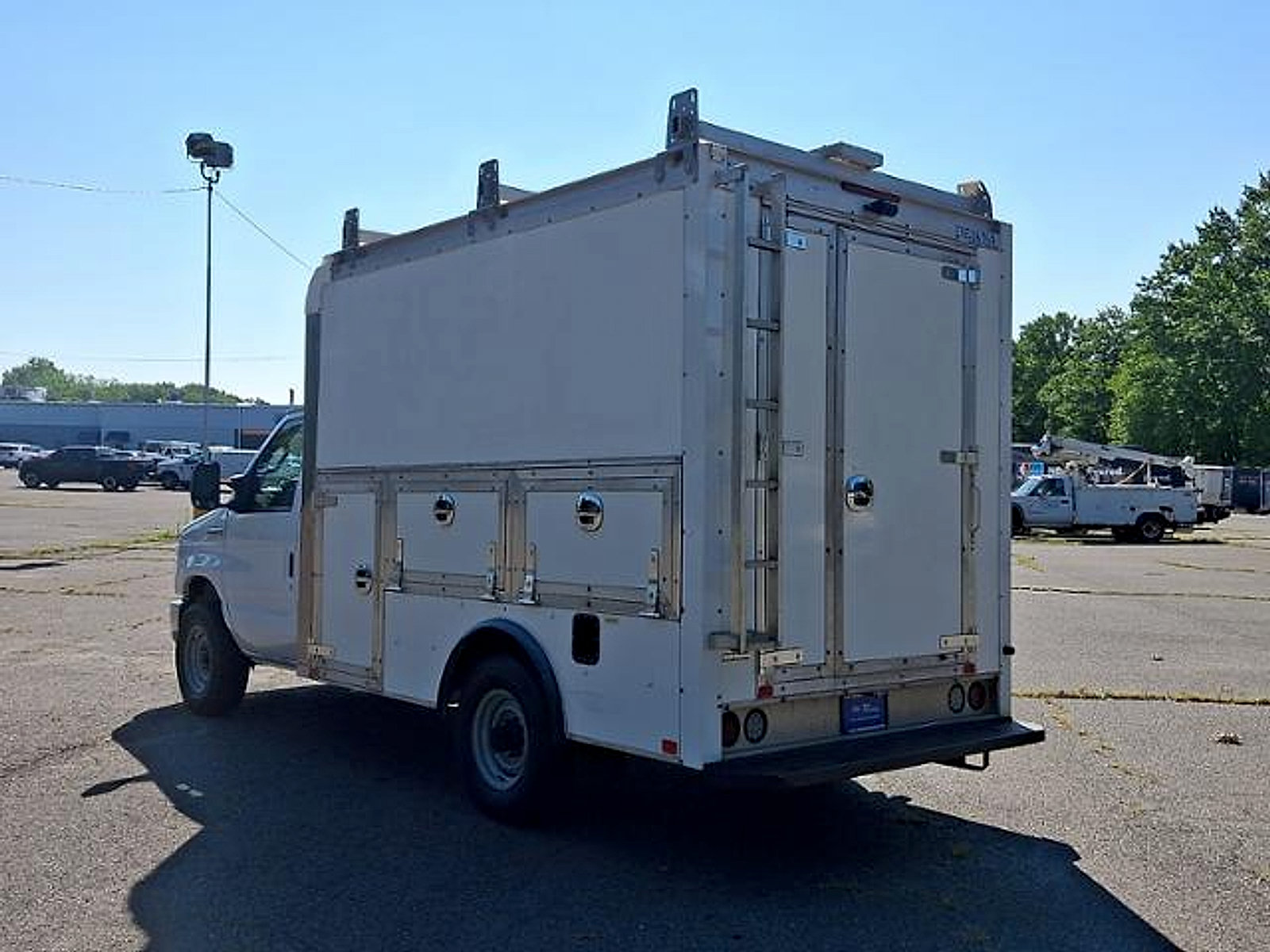 Certified 2022 Ford E-350 and Econoline 350 Super Duty w/ Power Windows & Locks Group RWD image 5