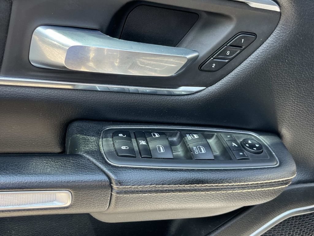 Used 2019 RAM 1500 Laramie w/ Sport Appearance Package AWD/4WD image 31