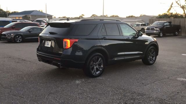 Certified 2022 Ford Explorer XLT w/ Equipment Group 202A image 5
