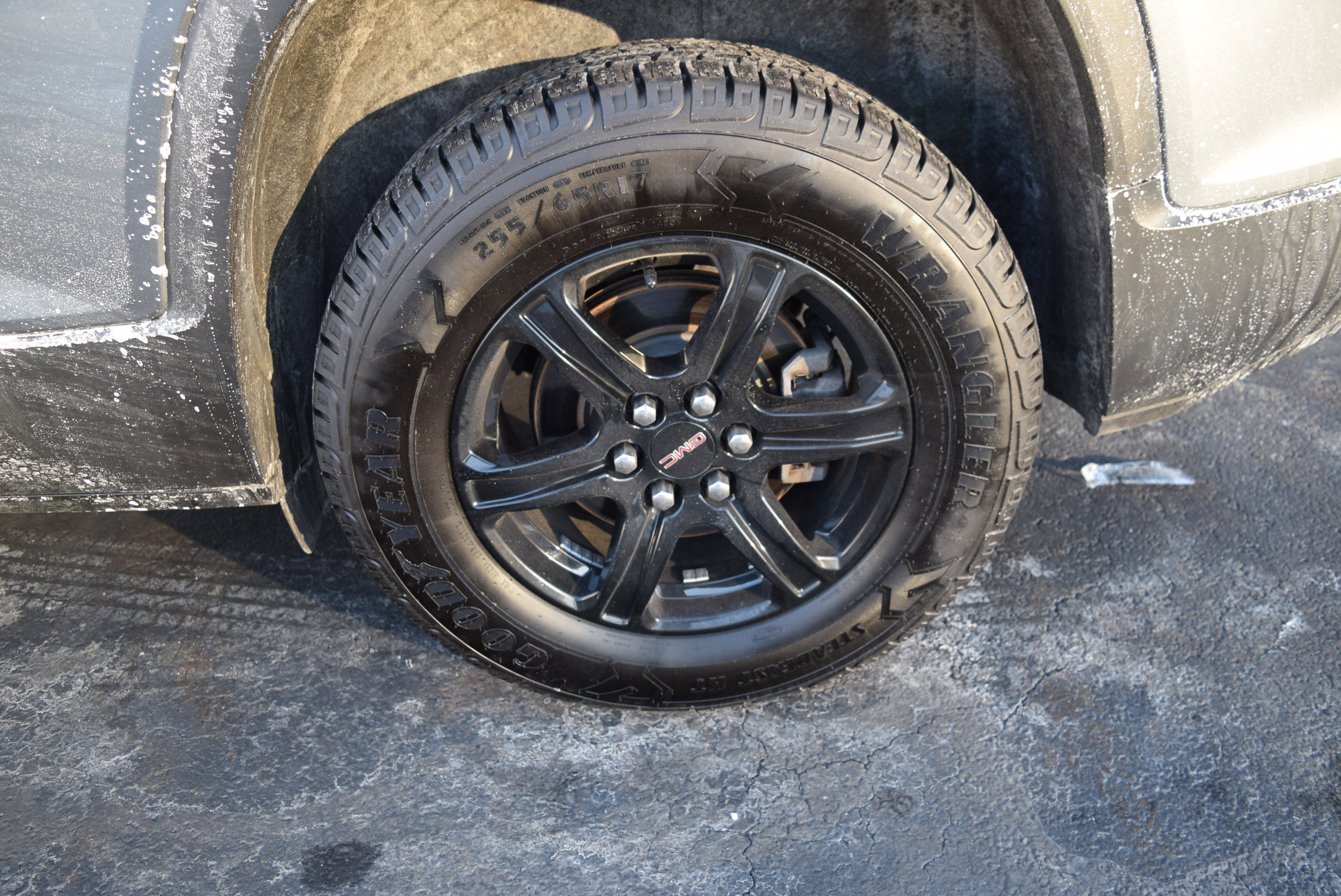 Used 2021 GMC Acadia AT4 w/ Technology Package image 6