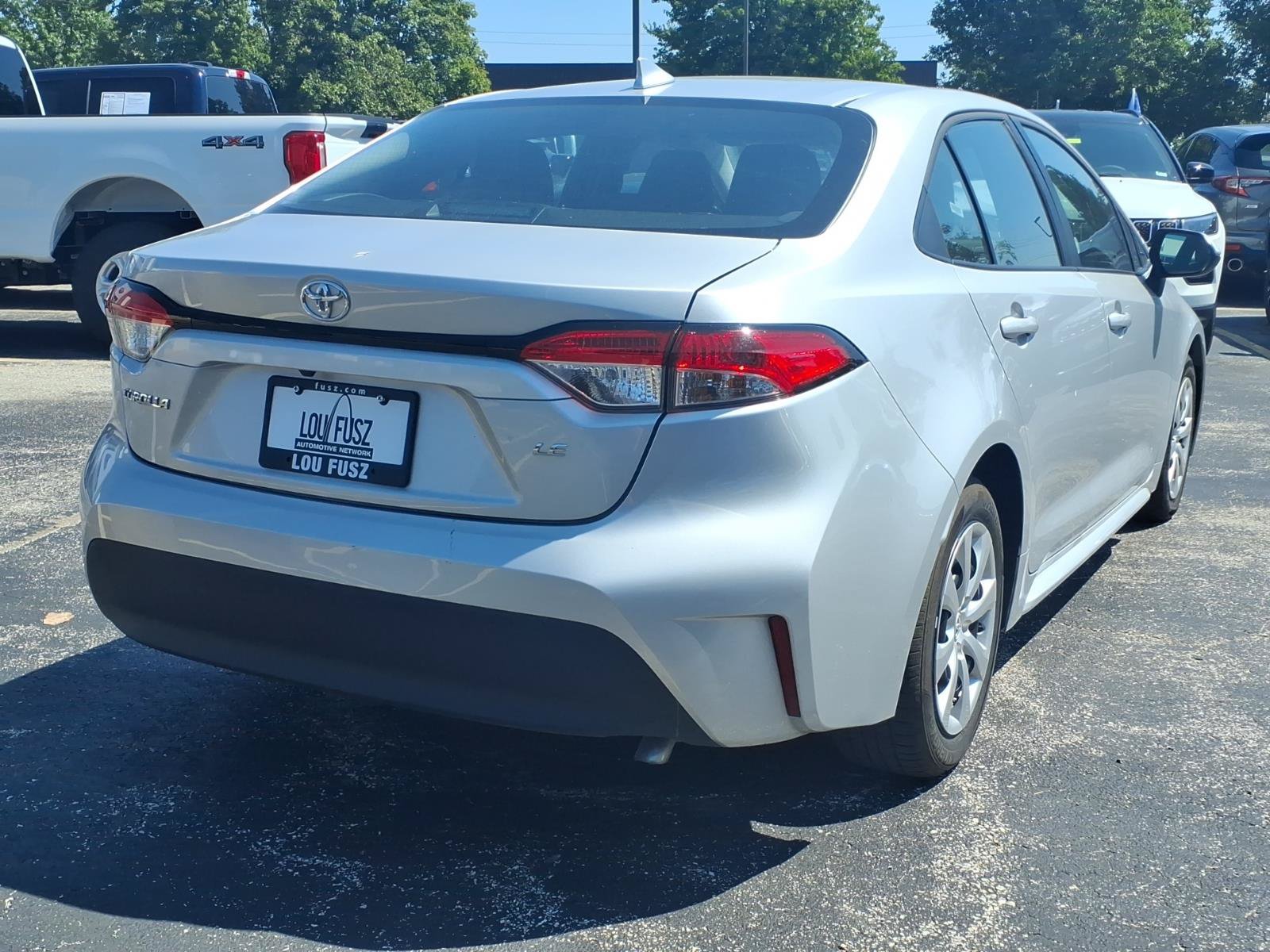 Used 2026 Toyota Corolla LE FWD image 3