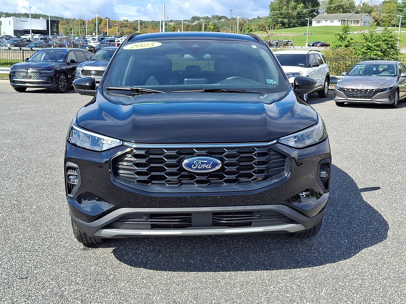 Certified 2025 Ford Escape ST-Line Select AWD/4WD image 2