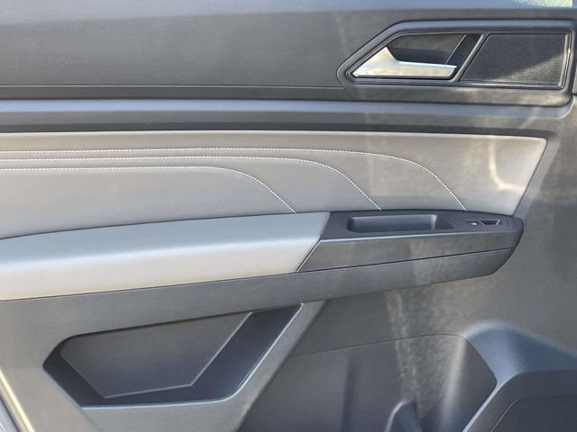 Used 2022 Volkswagen Atlas Cross Sport SEL R-Line AWD/4WD image 10