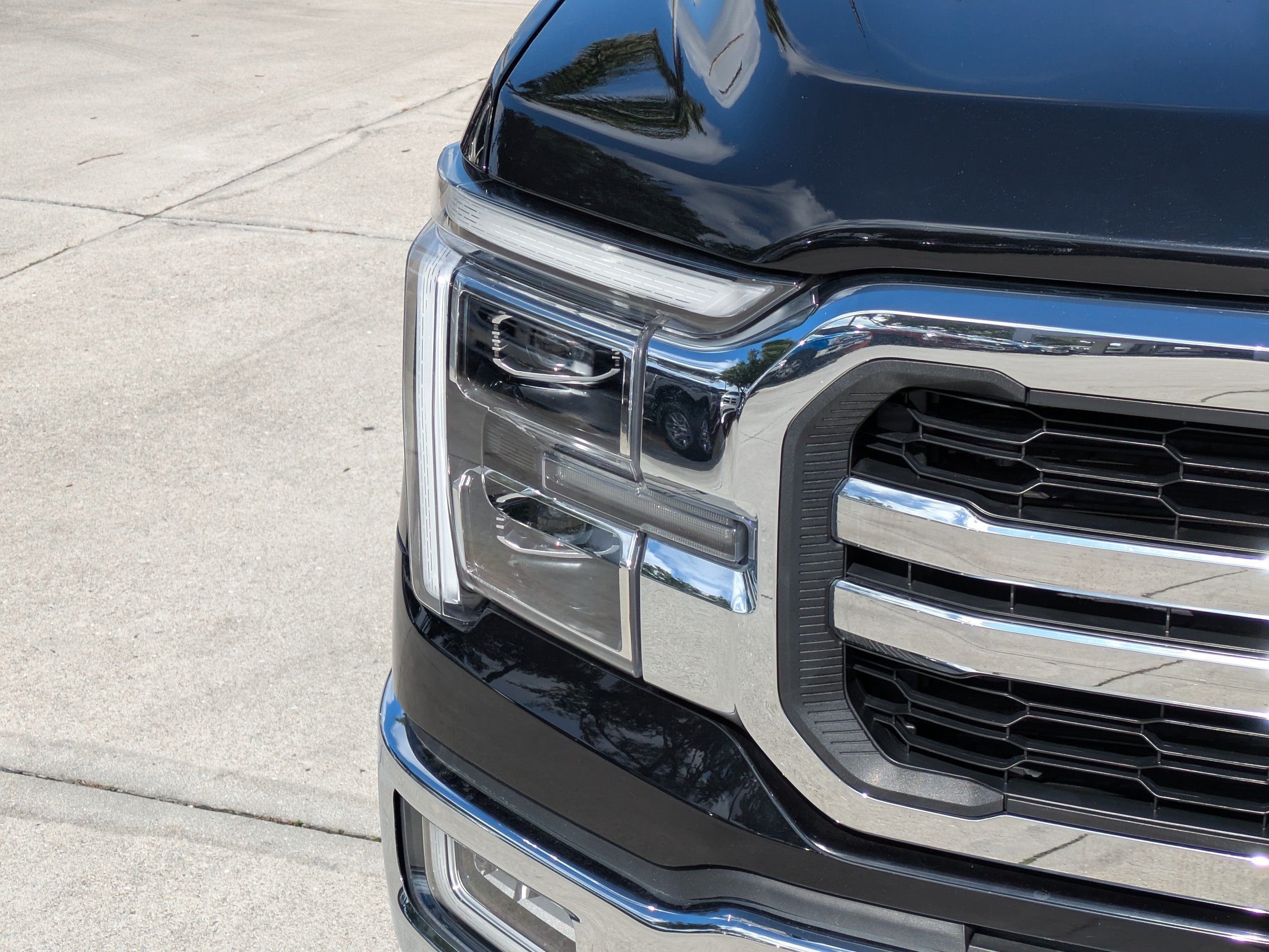 Certified 2024 Ford F150 Lariat AWD/4WD image 9