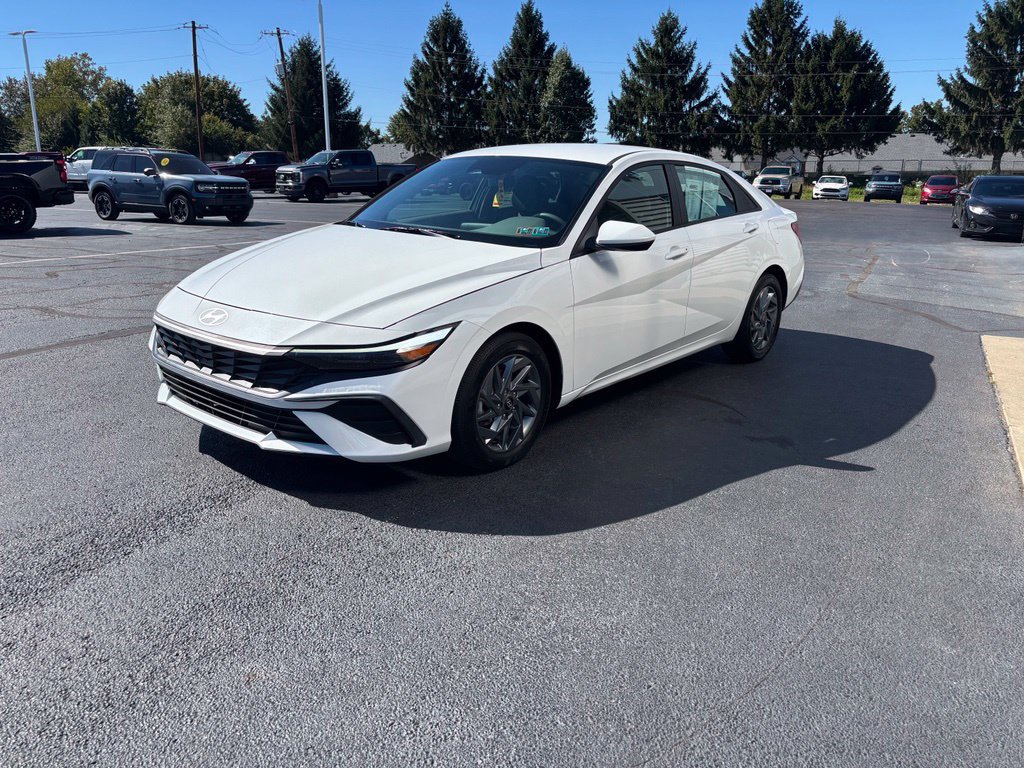 Used 2024 Hyundai Elantra SEL FWD image 9