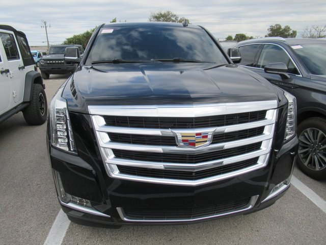 Used 2017 Cadillac Escalade Luxury video 2