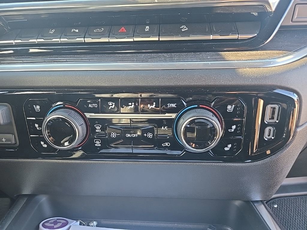 Used 2025 Chevrolet Silverado 2500 LTZ w/ LTZ Plus Package image 37