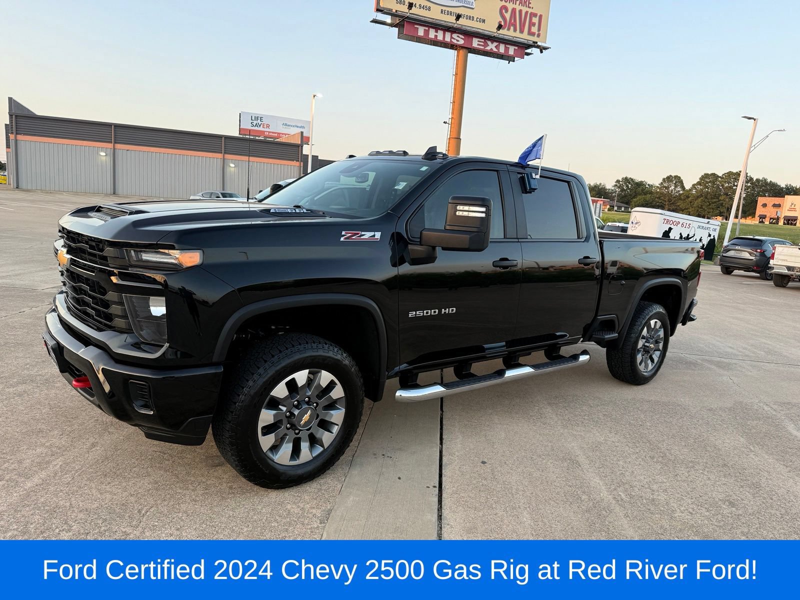 Used 2024 Chevrolet Silverado 2500 Custom w/ Custom Value Package AWD/4WD image 1