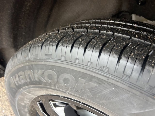 Certified 2022 Ford Explorer XLT w/ Equipment Group 202A image 30