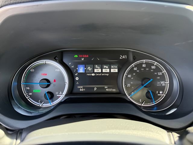 Used 2024 Toyota Venza XLE image 19