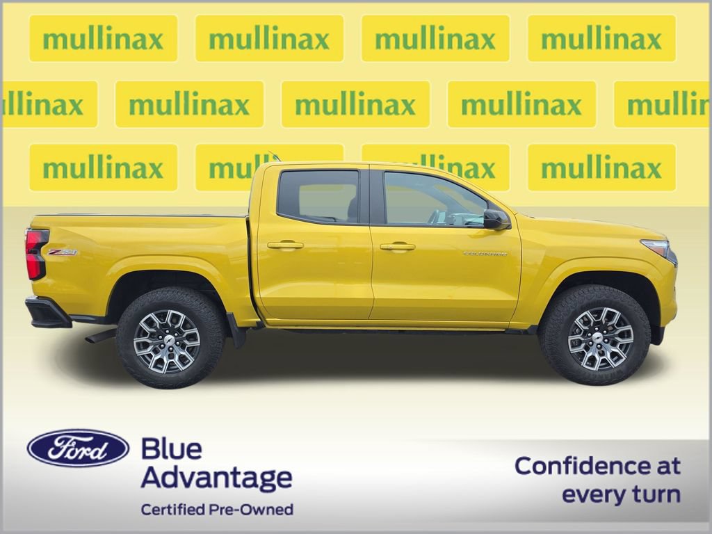Used 2023 Chevrolet Colorado Z71 w/ Z71 Convenience Package 2 AWD/4WD image 2