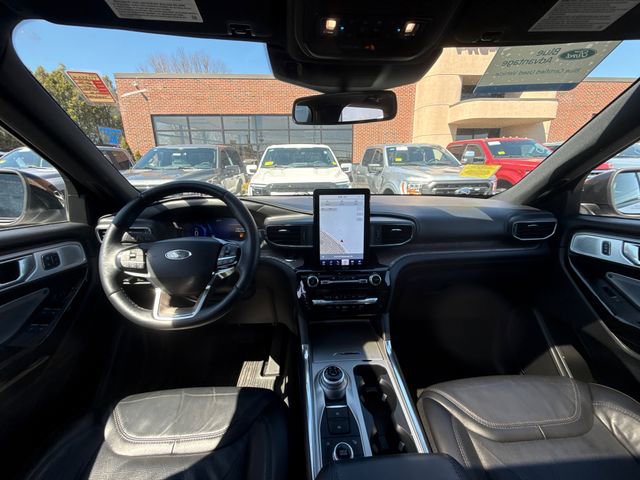 Certified 2022 Ford Explorer Platinum w/ Equipment Group 601A image 17