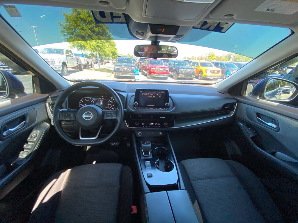 Used 2021 Nissan Rogue SV FWD image 25