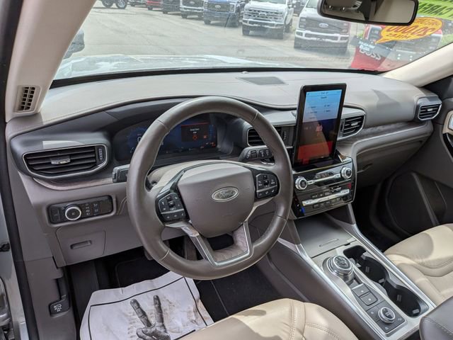 Certified 2024 Ford Explorer Platinum w/ Technology Package AWD/4WD image 7