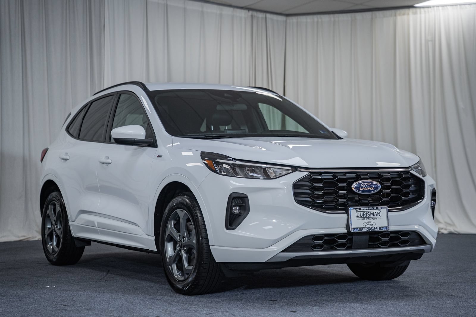 Certified 2023 Ford Escape ST-Line Select AWD/4WD image 1