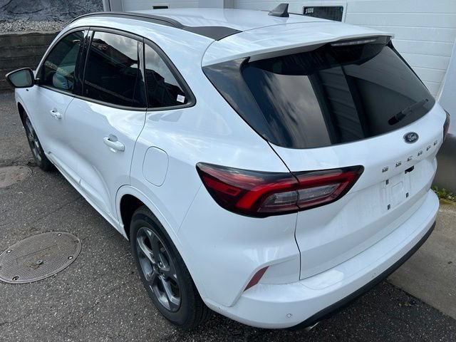 Certified 2023 Ford Escape ST-Line w/ Tech Pack #1 FWD image 4