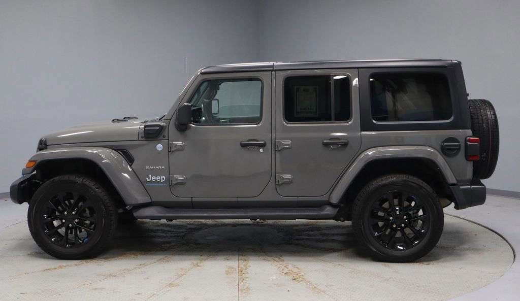 Used 2023 Jeep Wrangler Unlimited Sahara AWD/4WD image 2