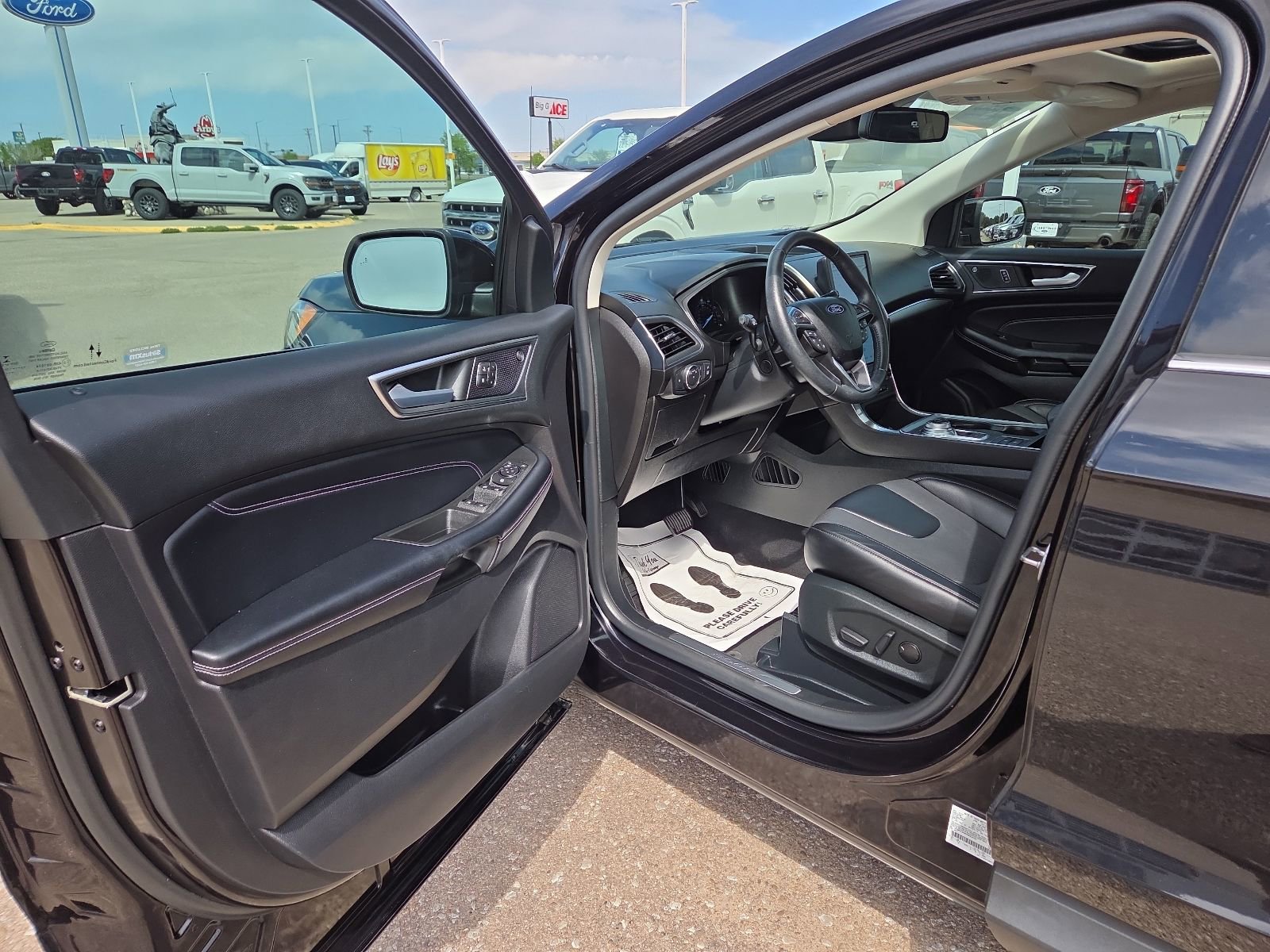 Certified 2022 Ford Edge Titanium w/ Equipment Group 301A AWD/4WD image 22