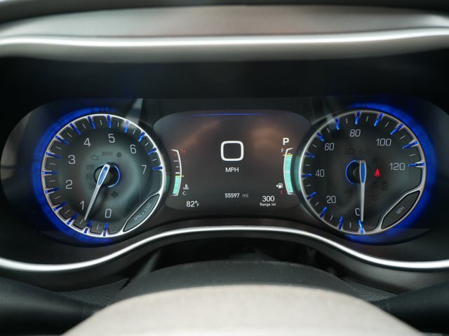 Used 2024 Chrysler Pacifica Touring-L FWD image 22