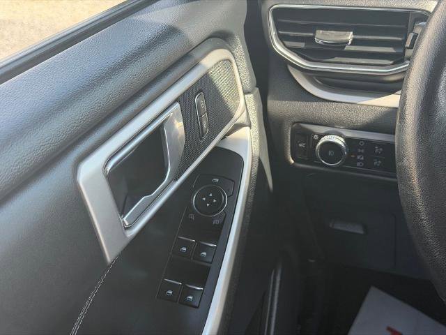 Certified 2023 Ford Explorer XLT w/ Equipment Group 202A AWD/4WD image 19