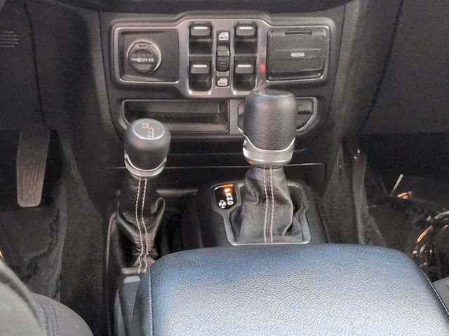 Used 2020 Jeep Gladiator Overland AWD/4WD image 17