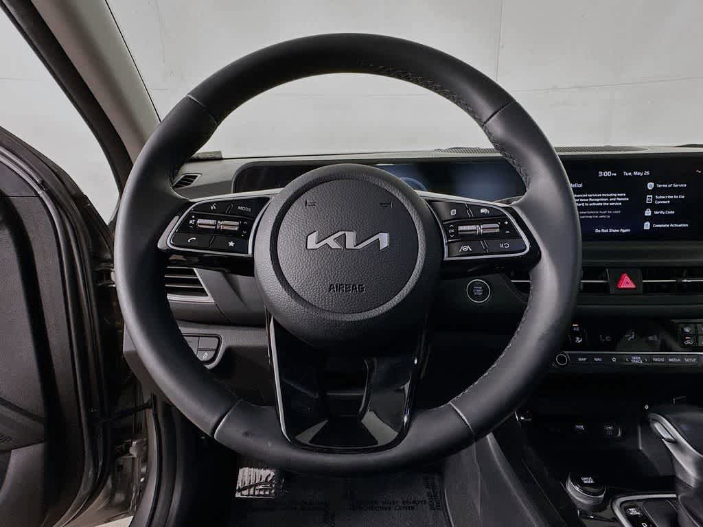 Used 2024 Kia Seltos EX FWD image 16