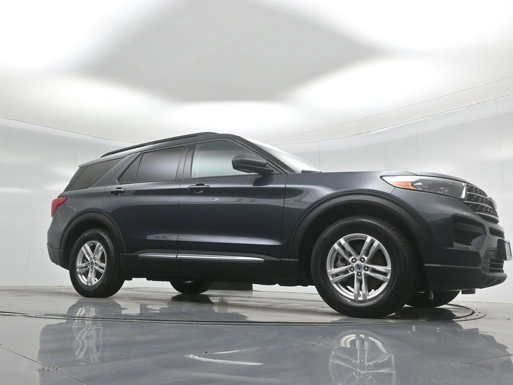 Certified 2022 Ford Explorer XLT image 4