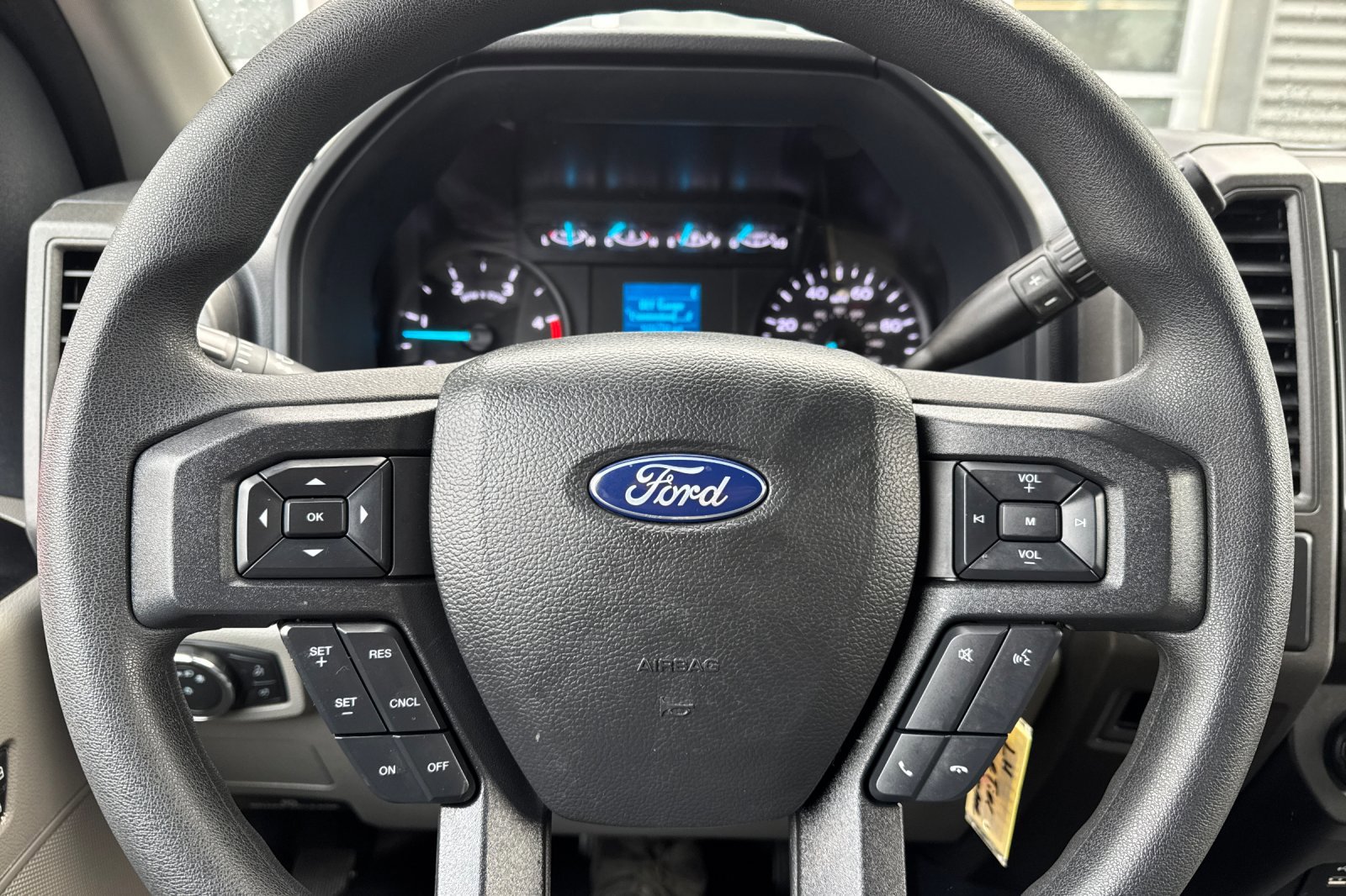 Certified 2022 Ford F350 XL w/ Power Equipment Group image 21