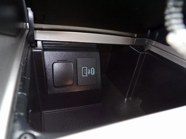 Certified 2020 Ford Explorer ST w/ Premium Technology Package image 24