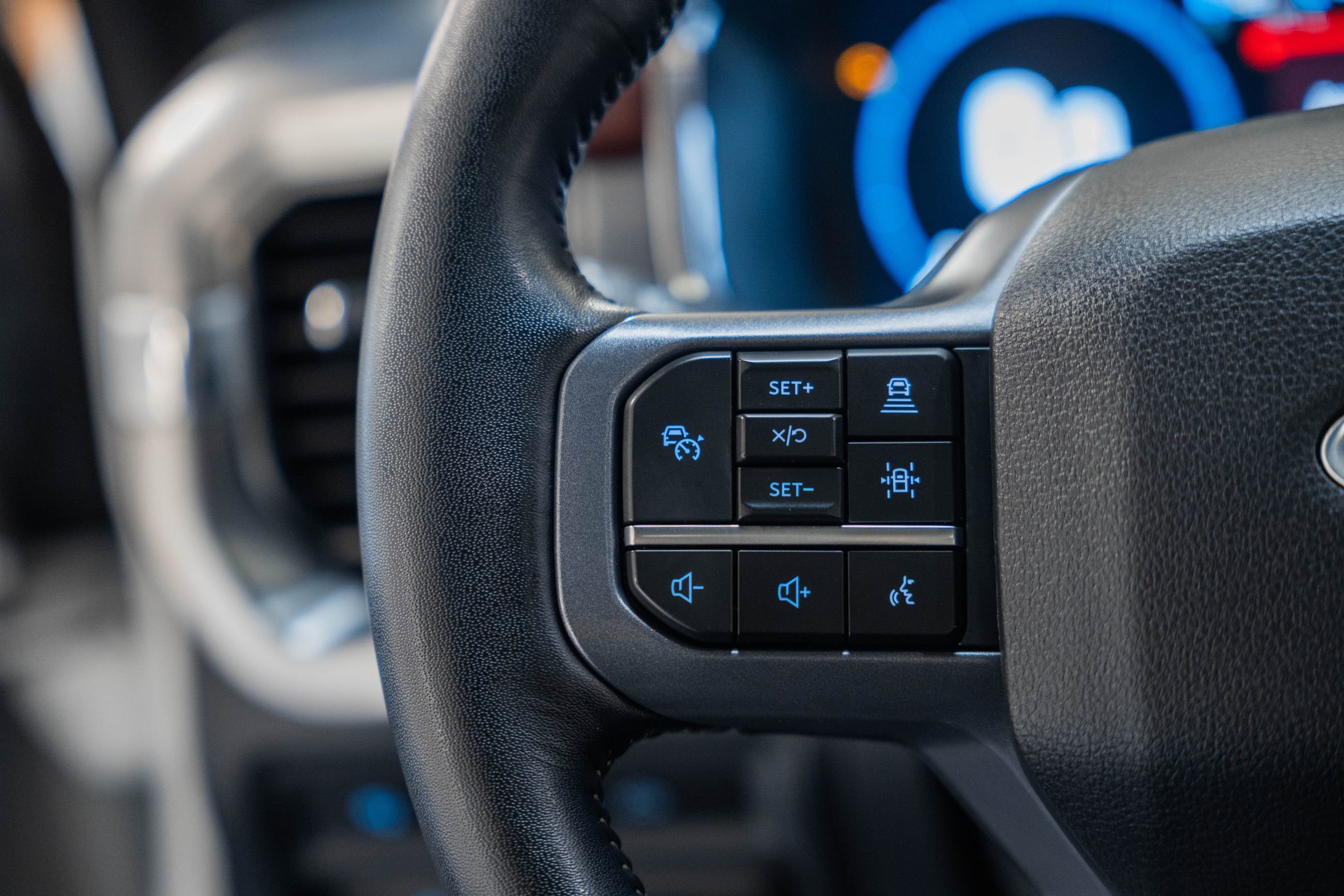 Certified 2023 Ford F150 Lariat w/ Equipment Group 502A High image 38