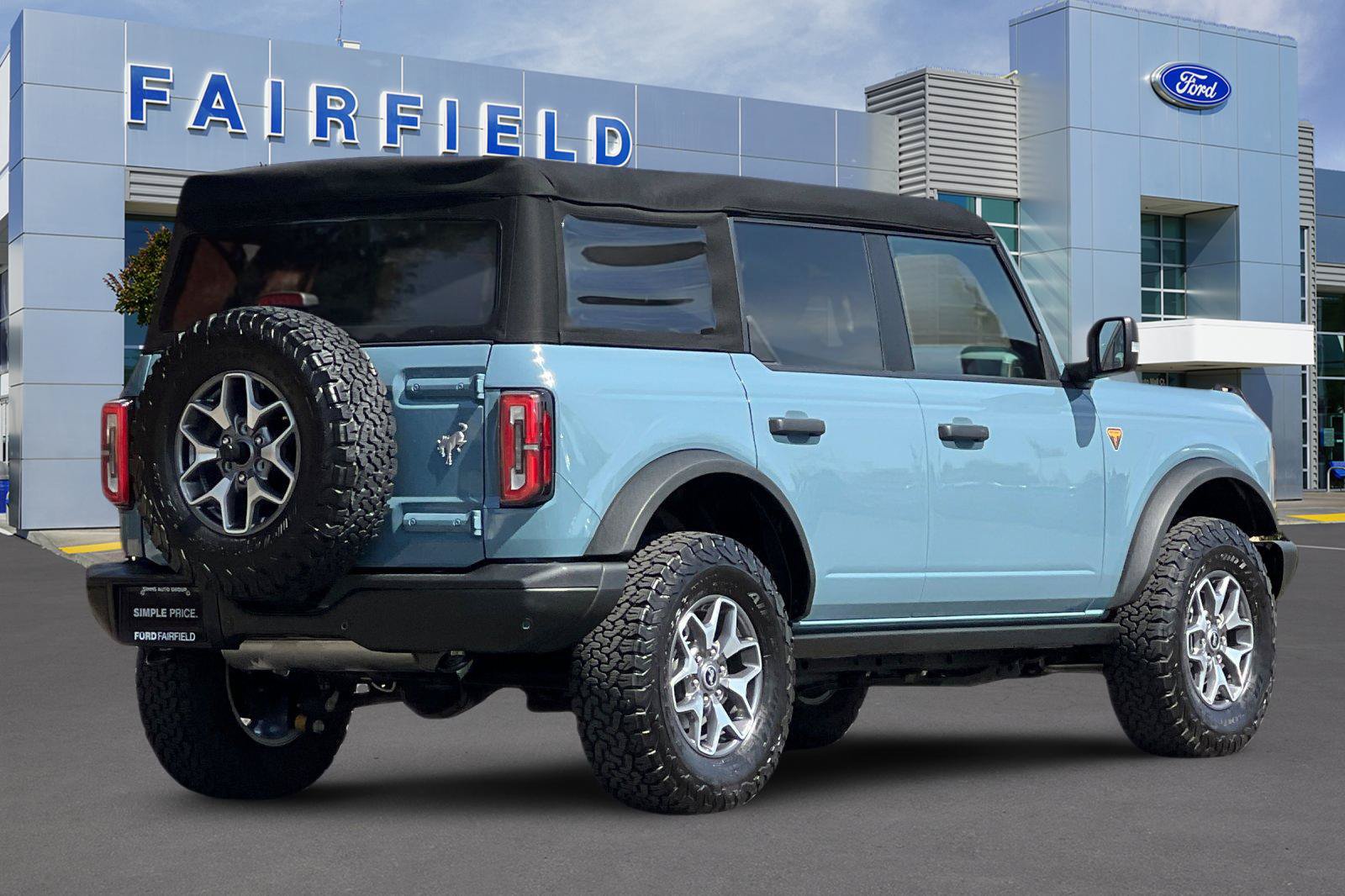 Certified 2023 Ford Bronco Badlands AWD/4WD image 2