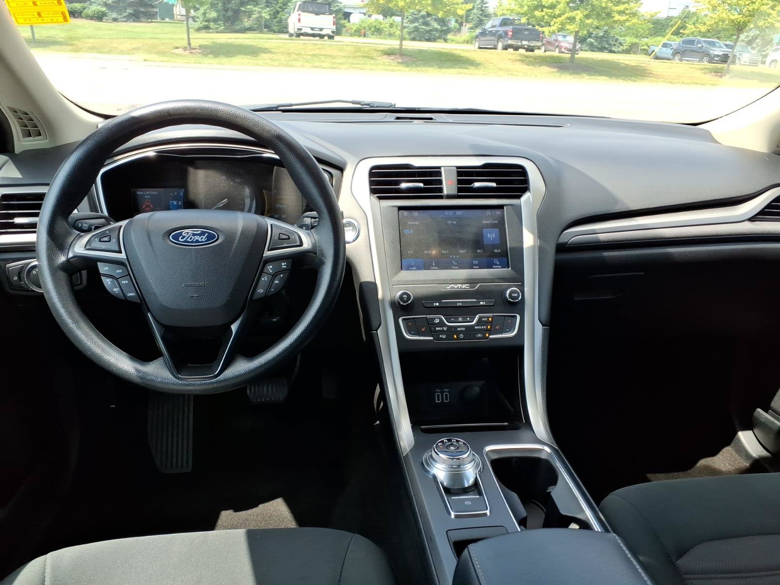 Certified 2020 Ford Fusion SE AWD/4WD image 5