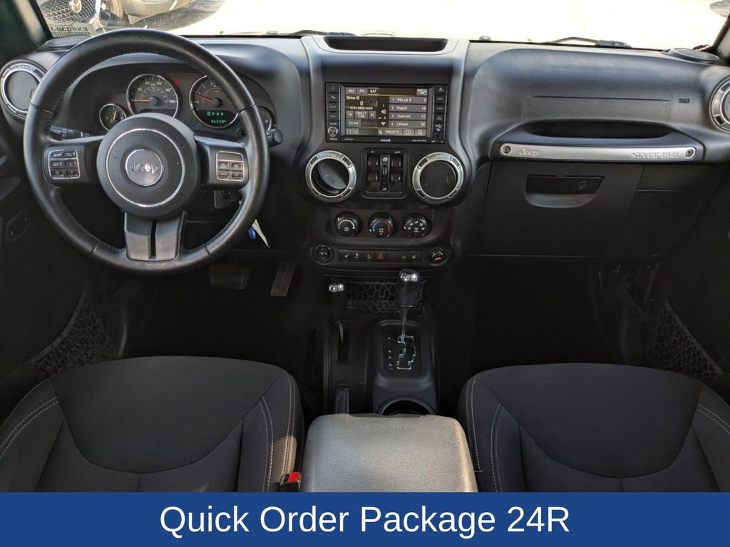 Used 2017 Jeep Wrangler Unlimited Rubicon w/ Connectivity Group image 15