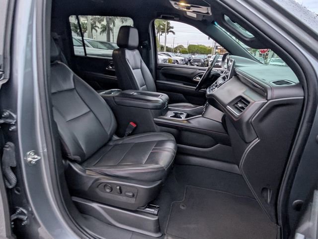 Used 2022 Chevrolet Suburban RST w/ Luxury Package image 17