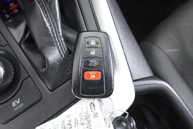 Used 2021 Toyota RAV4 XLE w/ Convenience Package AWD/4WD image 22