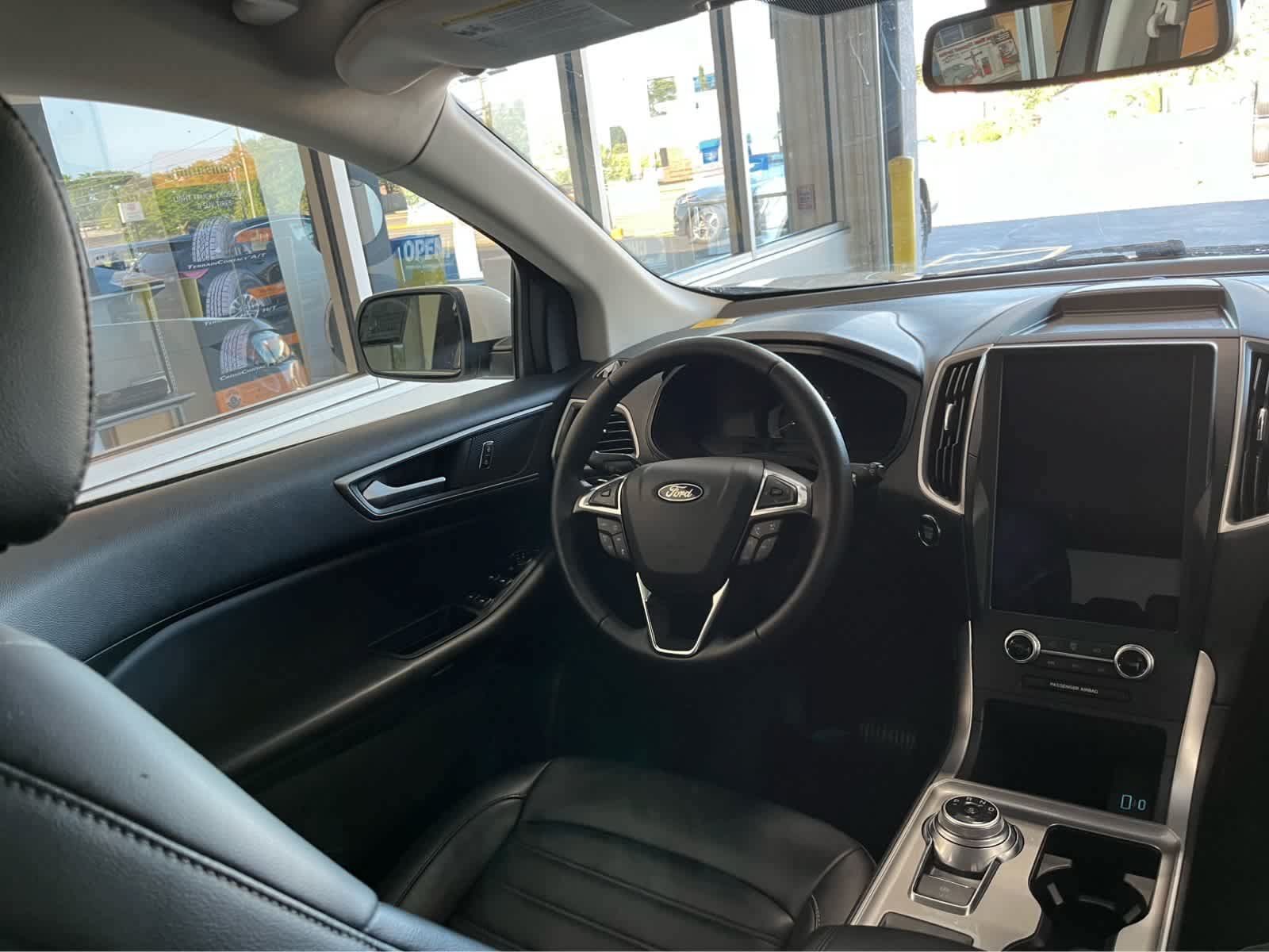 Certified 2024 Ford Edge SEL w/ Convenience Package AWD/4WD image 14