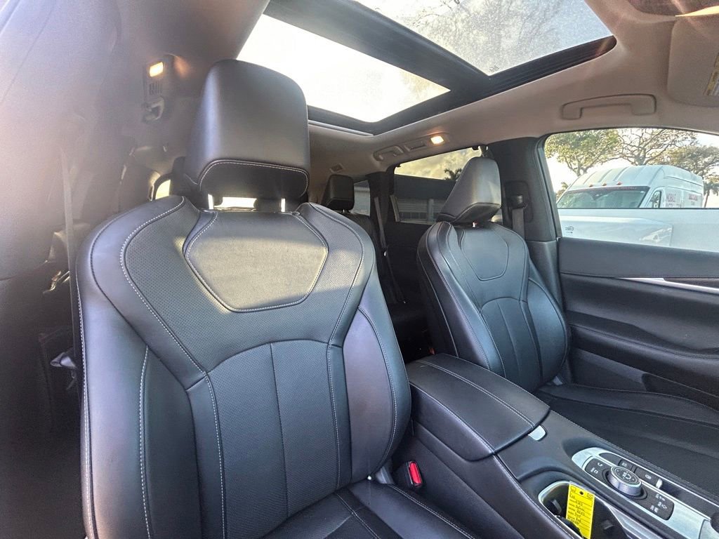 Used 2023 INFINITI QX60 Sensory w/ Cargo Package image 29