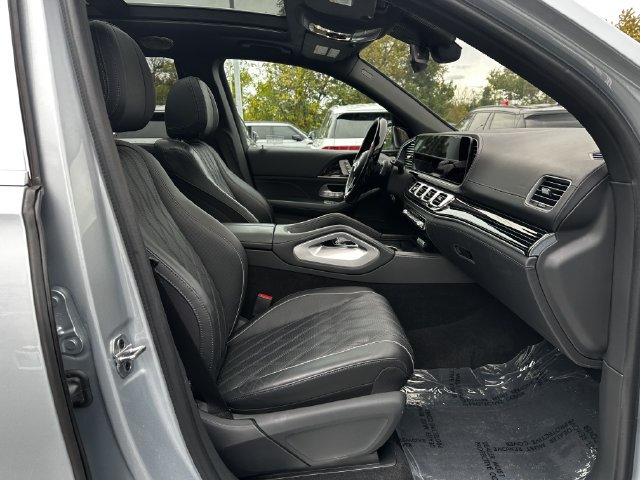 Used 2024 Mercedes-Benz Maybach GLS 600 4MATIC image 36