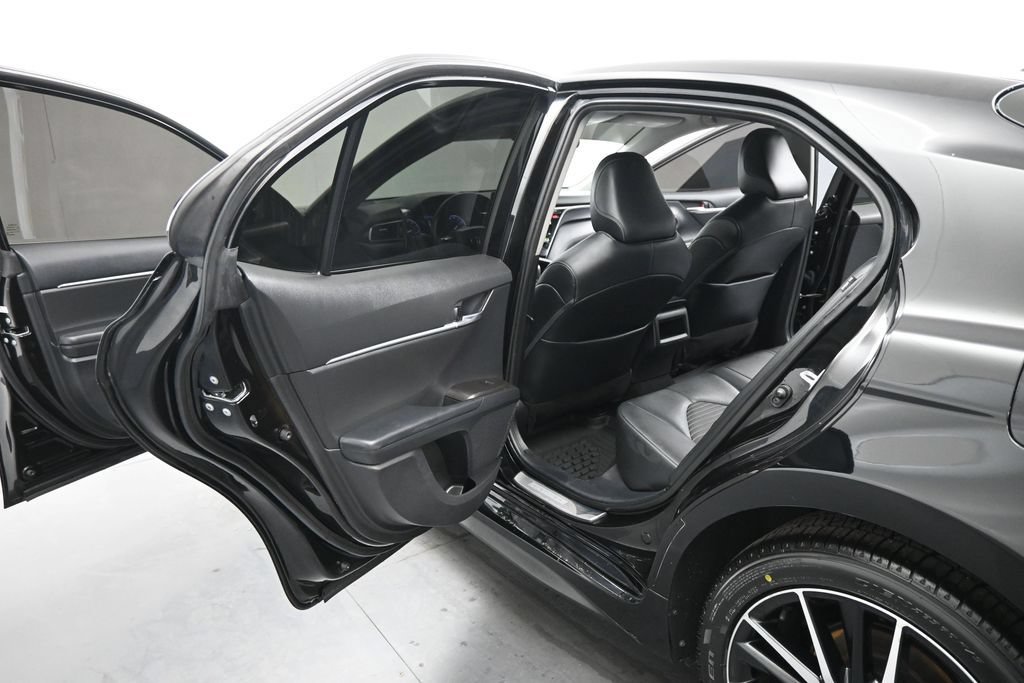 Used 2022 Toyota Camry SE FWD image 17