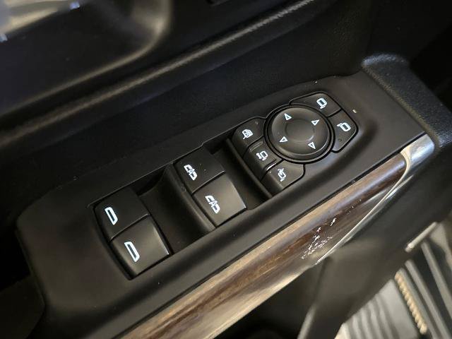 Used 2020 Chevrolet Silverado 2500 High Country w/ Technology Package AWD/4WD image 18