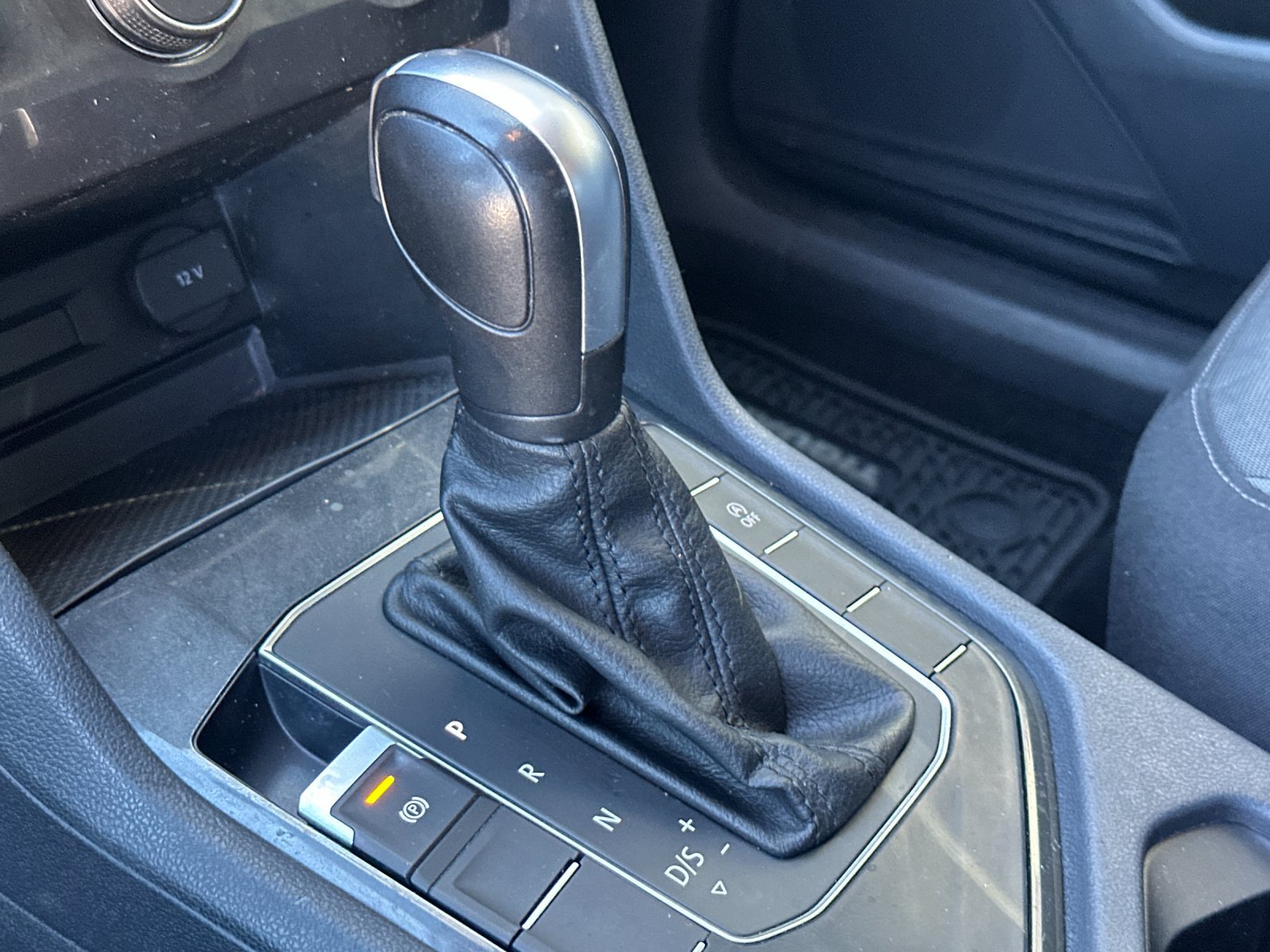 Used 2018 Volkswagen Tiguan S FWD image 25