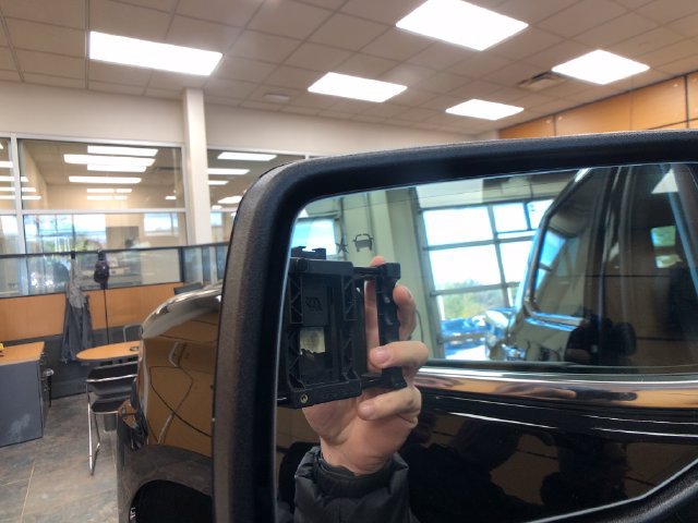 Used 2021 Chevrolet Silverado 1500 High Country w/ Technology Package AWD/4WD image 23