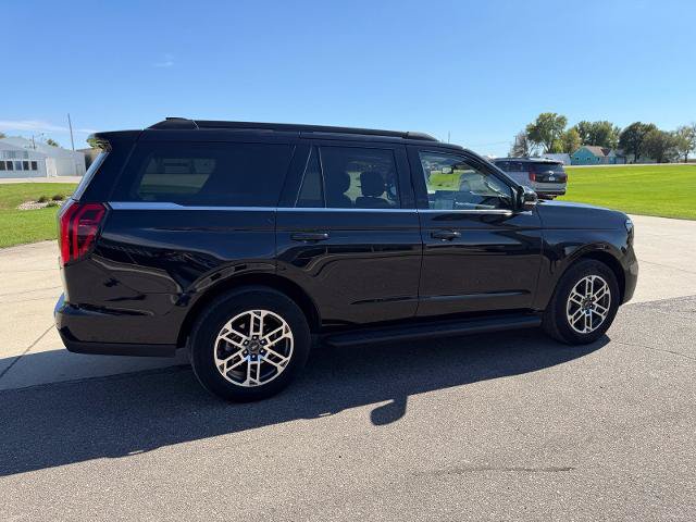 Certified 2025 Ford Expedition Active AWD/4WD image 8